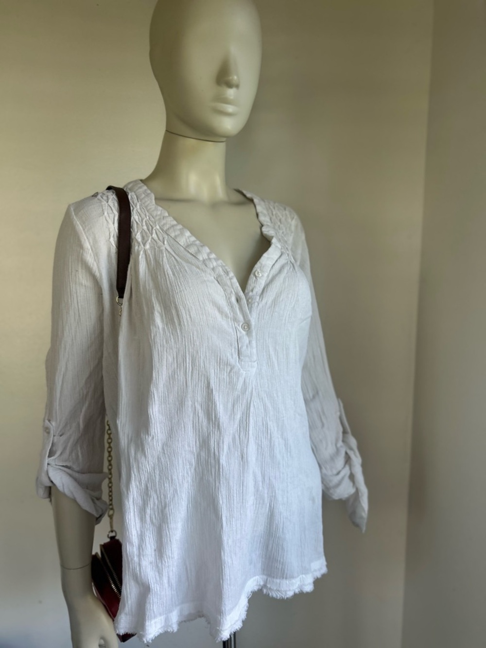 Mandolin l White Gauze V-Neck Button Front Women’s Top - Picture 3 of 7